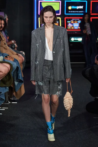 Look 25